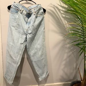 Levi's 521 Straight Leg Mom Jeans